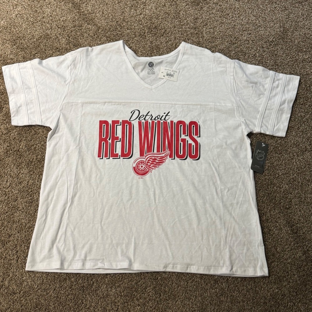 NHL Women White Detroit Red Wings V-Neck Graphic T-Shirt Size XL 16/18 NEW
